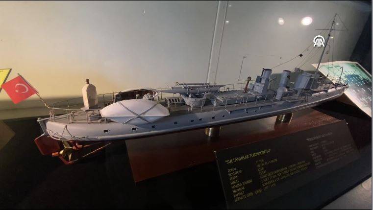 TCG Nusret Müze Gemisi Mersin'de 13